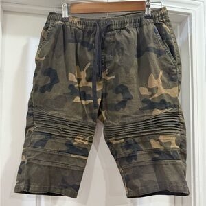 Phat Farm Camouflage Cargo Shorts Size Medium